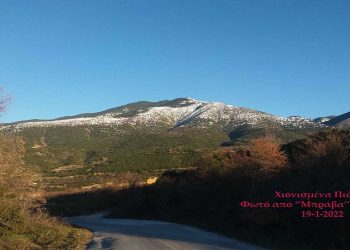Γιόρτασαν και πανηγύρισαν μόνα τους (18 Ιαν.) με την κανδήλα αναμμένη στα χιονισμένα Πιέρια τα μικρά και συμπαθητικά Εξωκλήσια Αγίου Αθανασίου: Μοσχοχωρίου, Πλατανορρεύματος, Παλαιογρατσάνου, Βελβεντού, Καταφυγίου, Αγίας Κυριακής, Πολυφύτου