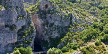 Η Ωραία Σαμαρίνα: Διήμερο στο ψηλότερο χωριό των Βαλκανίων, μια ανάσα από το Χιονοδρομικό της Βασιλίτσας