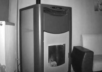 Δείτε πως ο σεισμός ταρακούνησε λέβητα 300 κιλών στην Φλώρινα (βίντεο)