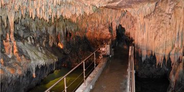 Καστοριά: Κλειστό το σπήλαιο του Δράκου μέχρι και την Πέμπτη 13/01