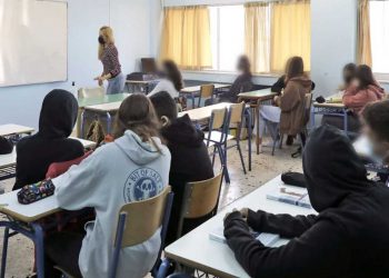 Ανοίγουν κανονικά στις 10/1 τα σχολεία, με έξτρα τεστ -Ανακοινώσεις σήμερα από Πλεύρη-Κεραμέως