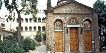 Ιερά Σύνοδος για Ηλία Μόσιαλο: «Χλευάζει την πίστη εκατομμυρίων Χριστιανών»