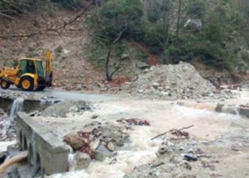 Δύσκολη μέρα για το Βελβεντό από το «Διομήδη»- Χωρίς ρεύμα το Καταφύγι, μεγάλες ζημιές σε ρέματα και αγροτικούς δρόμους- Απεγκλωβίστηκε 4μελης κτηνοτροφική οικογένεια