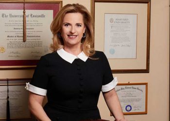 Διάλεξη στους φοιτητές του Προγράμματος Μεταπτυχιακών Σπουδών (ΠΜΣ) του ΠΔΜ «Ενεργειακές επενδύσεις και περιβάλλον» παρέδωσε η κ. Βίβιαν Μπουζάλη, Γεν. Δ/ τρια Επικοινωνίας και Στρατηγικής Marketing της ΜΥΤΙΛΗΝΑΙΟΣ Α.Ε.