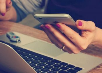 Νέοι δικαιούχοι voucher 200 ευρώ για αγορά laptop και tablet