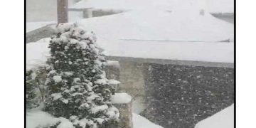 Χιονίζει και πάλι στο Νυμφαίο (βίντεο)