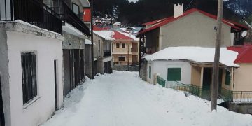 Υπέροχες εικόνες από τα χιονισμένα ορεινά χωριά των Γρεβενών (φώτο- βίντεο)