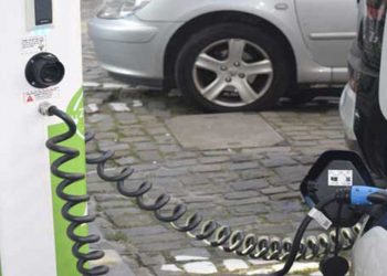 ΥΠΕΝ: Επιδότηση έως 8.000 ευρώ για την αγορά ηλεκτρικού Ι.Χ. – Σύντομα οι ανακοινώσεις για το «Κινούμαι Ηλεκτρικά ΙΙ» – Τον Απρίλιο οι αιτήσεις