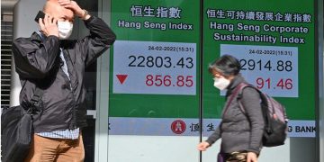 Πόλεμος στην Ουκρανία: «Ράλι» πετρελαίου και φυσικού αερίου μετά την ρωσική εισβολή, «βουτιά» στα χρηματιστήρια