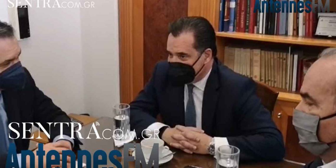 Άδωνις Γεωργιάδης από Καστοριά: «Η απόφαση Μητσοτάκη για την απολιγνιτοποίηση διασφάλισε πόρους για τη Δυτική Μακεδονία»- Έντονη υποδοχή από αγρότες