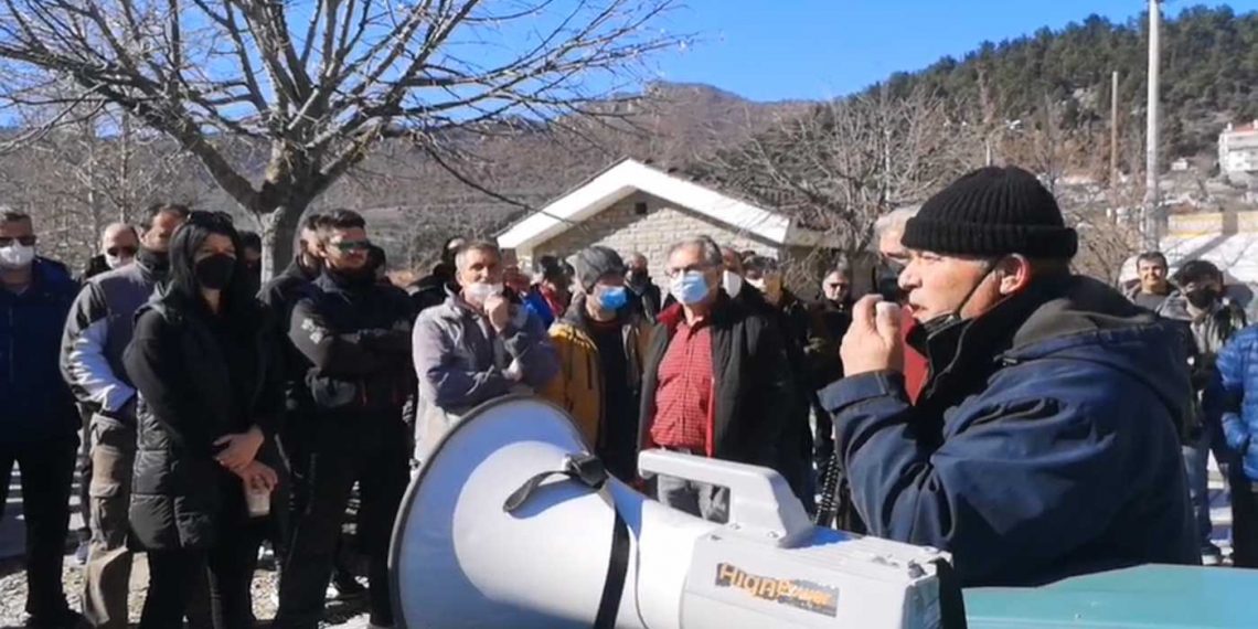 Απογοητευμένοι από τη συνάντηση με τον Α. Γεωργιάδη οι αγρότες της Καστοριάς: “Ο αγώνας συνεχίζεται”