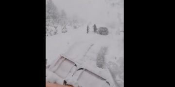 Μεγάλα ύψη χιονιού στην περιοχή της Βλάστης -VIDEO από αποχιονισμούς