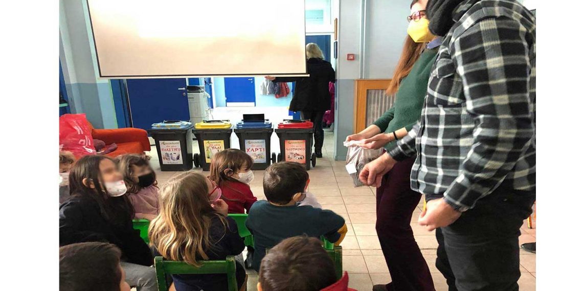 Εκπαιδευτικό πρόγραμμα διαχείρισης απορριμμάτων από την υπεύθυνη ενημέρωσης της ΔΙΑΔΥΜΑ Ευγενία Καραπάντσιου στο Δημοτικό Σχολείο Ασβεστόπετρας