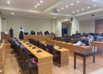 Πρόεδροι κοινοτήτων της Κοζάνης διαμαρτύρονται στην οικονομική επιτροπή του Δήμου Κοζάνης για τις αυξήσεις στο νερό (Βίντεο- Φωτογραφίες)