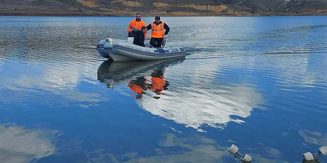 Παραμένουν άκαρπες οι έρευνες για τον αγνοούμενο στη λίμνη Περδίκα – Νέες φωτογραφίες από το σημείο και τη συμμετοχή αυτοδυτών από Καστοριά