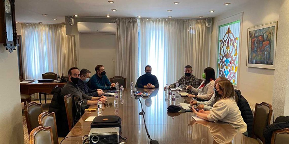 Για θέματα ανάπτυξης που θα βοηθήσουν την επιχειρηματικότητα συζήτησαν η διοίκηση του ΕΒΕ με τον Αντιδήμαρχο Ανάπτυξης Δήμου Κοζάνης και τον πρόεδρο του Εμπορικού Συλλόγου