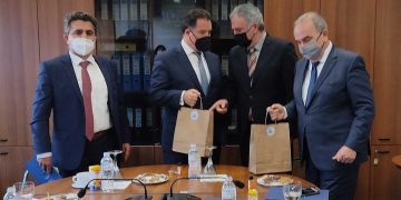 Η ανεργία και τα ενεργειακή κόστη στις επιχειρήσεις αλλά και στους πολίτες στο επίκεντρο της συνάντησης του Ά. Γεωργιάδη και Ν. Παπαθανάση με εκπροσώπους του επιμελητηρίου Καστοριάς- Δελτίο Τύπου