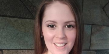 Αποκαλύψου- Από τη συλλογή ποιημάτων της Βασιλείας-Σίσσυ Ραμπίδου   