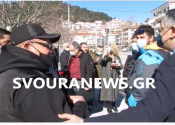 Τα “άκουσε” από τους αγρότες της Καστοριάς ο Γ. Κασαπίδης: “Γυρνούσατε με ένα μικρόφωνο στους στάβλους και τους αγρούς και τώρα μας λέτε ότι δεν γνωρίζετε το πρόβλημα και ότι ήρθαμε για εντυπωσιασμό;”-VIDEO