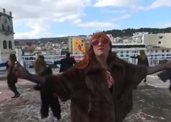 “Κοζάν – Κοζάν”: Η απίθανη διασκευή του Μανώλη Μαρκόπουλου (Τσιτσιούλα) στο τραγούδι του Frank Sinatra!