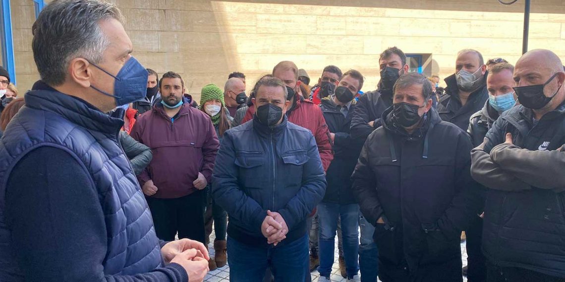 Διαμαρτυρία αγροτών από τους Πύργους και το Μέσοβουνο Εορδαίας στον ΕΛΓΑ και στην Περιφέρεια (φώτο-βίντεο)