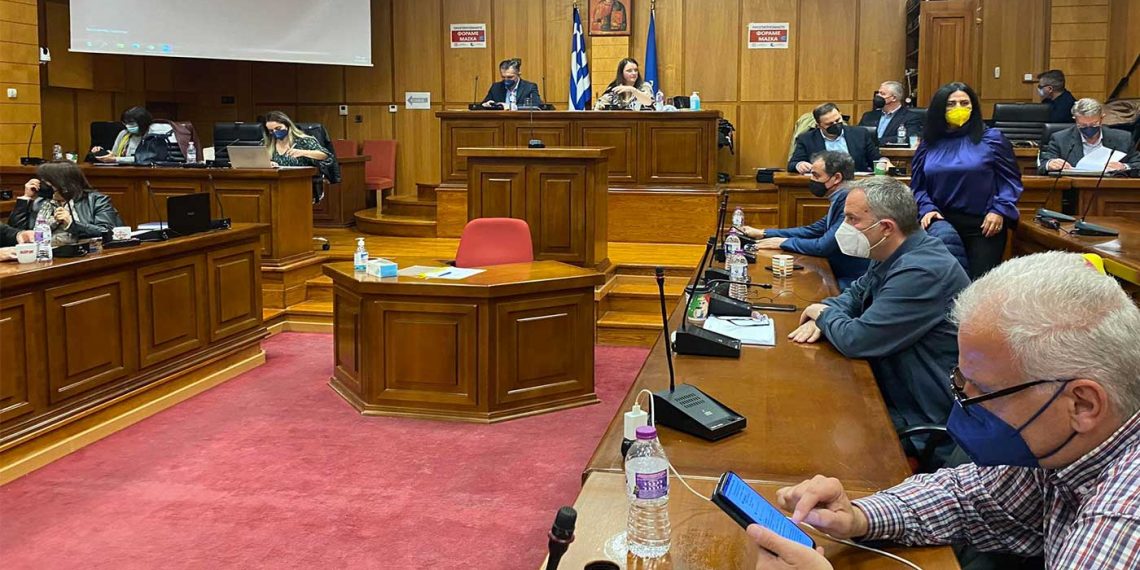 “Δεν κάνουμε βήμα πίσω” λένε αποφασισμένοι οι αγρότες – “Να στηριχθεί ο αγώνας επιβίωσής τους”, τονίζουν Καρυπίδης, Ζεμπιλιάδου, Πράσσος αλλά και ο Περιφερειάρχης-VIDEO