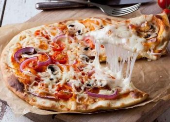 It’ s Pizza Day! Δυο συνταγές για τέλεια σπιτική ζύμη: Η εύκολη και η κλασική