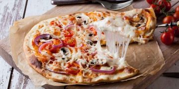 It’ s Pizza Day! Δυο συνταγές για τέλεια σπιτική ζύμη: Η εύκολη και η κλασική