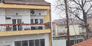Ασθενής χιονόπτωση στην Πτολεμαΐδα (βίντεο- φωτογραφίες)