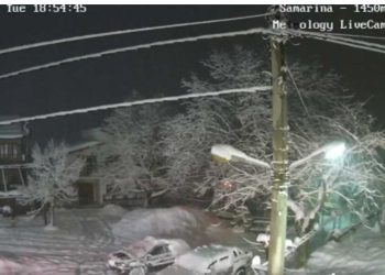 Χιονίζει πυκνά στην Σαμαρίνα Γρεβενών