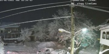 Χιονίζει πυκνά στην Σαμαρίνα Γρεβενών