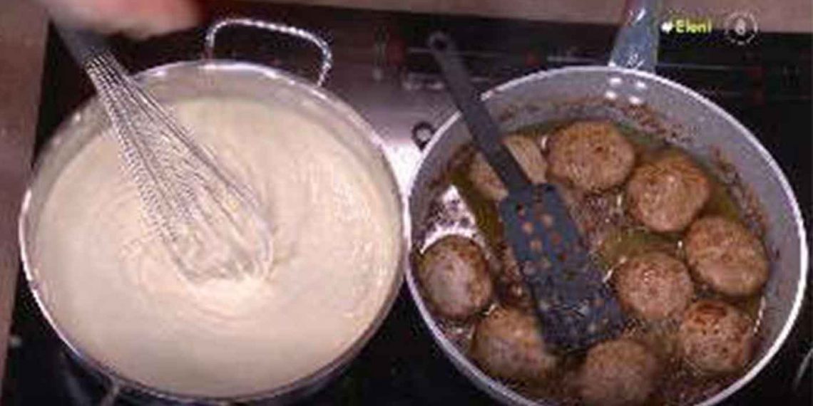 Ο chef Νικόλας Σακελλαρίου ετοιμάζει στην κουζίνα της «Ελένης» φτιάχνει μακάλο με κεφτέδες & κρέμα τυριού (Βίντεο)