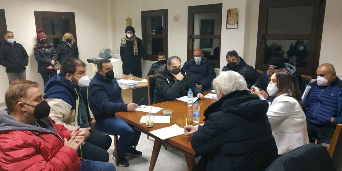 Συνάντηση με τους δενδροκαλλιεργητές στους Πύργους είχε η Κ. Βέττα: «Οργή και αγανάκτηση για τα δίκαια αιτήματά τους»