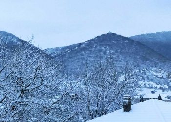 Όμορφες χιονισμένες εικόνες από την Ασβεστόπετρα