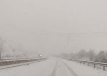 Πάρα πολύ χιόνι στον δρόμο Κοζάνης- Πτολεμαΐδας (φωτογραφίες)