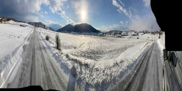 Στα λευκά το Λιβαδερό Σερβιων (φώτο)