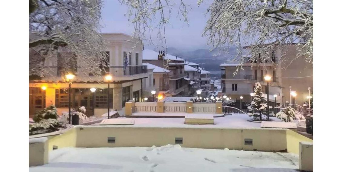 Χιονισμένες καλημέρες από το κέντρο των Σερβίων (φωτογραφίες)