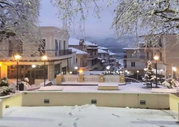 Χιονισμένες καλημέρες από το κέντρο των Σερβίων (φωτογραφίες)