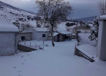 “Άσπρισαν” και τα Σιδερά από την χθεσινή χιονόπτωση