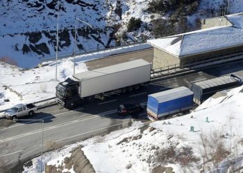 Δ. Μακεδονία: Πότε πήραν «πράσινο φως» να κινηθούν στην Εγνατία τα μεγάλα φορτηγά – Σε ετοιμότητα ήταν όλη τη νύχτα ο κρατικός μηχανισμός & χωρίς ιδιαίτερα προβλήματα – Η εξέλιξη του καιρού