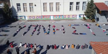 Ξυπνήστε…  (Το μήνυμα του Δημοτικού Σχολείου Φιλώτα)