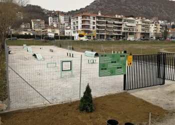 Έτοιμο να υποδεχθεί τους τετράποδους φίλους το πρώτο πάρκο εκγύμνασης κι εκπαίδευσης σκύλων του Δήμου Καστοριάς