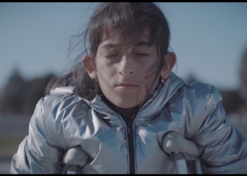 Πτολεμαΐδα: “Αφήστε τα παιδιά να παίξουν”: Το συγκλονιστικό αντιπολεμικό βίντεο του Φάνη Τοψαχαλίδη