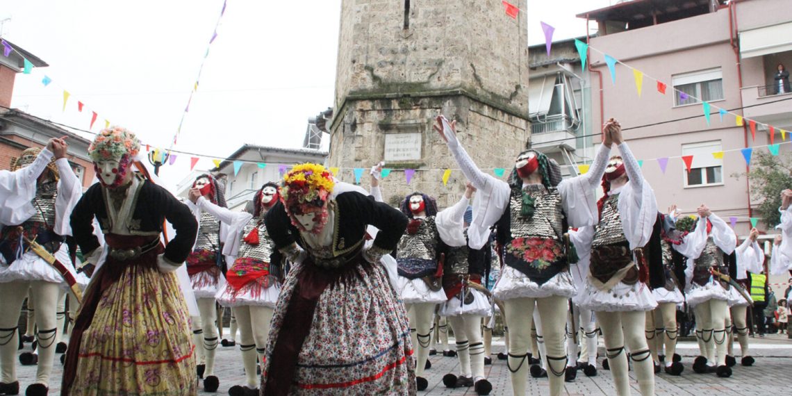 Νάουσα: Πρόστιμο 50.000 σε πολιτιστικό σύλλογο για μη τήρηση των μέτρων στο δρώμενο “Γενίτσαροι” και “Μπούλες”