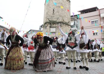 Νάουσα: Πρόστιμο 50.000 σε πολιτιστικό σύλλογο για μη τήρηση των μέτρων στο δρώμενο “Γενίτσαροι” και “Μπούλες”