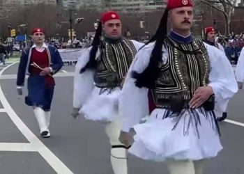 Ο Κοζανίτης, Κώστας Χατζηγιαννάκης, με τους Εύζωνες στη Φιλαδέλφεια των ΗΠΑ