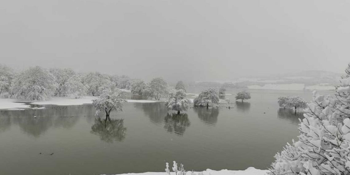 Όμορφες χειμωνιάτικες εικόνες λίγο πριν τη γέφυρα Ρυμνίου