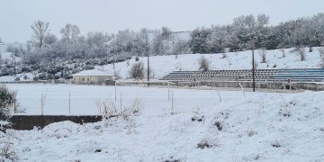 Στα λευκά το γήπεδο του Περδίκα (φώτο)