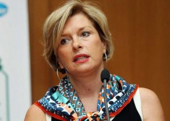 Κορωνοϊός – Γκάγκα: Σταματά το πρόστιμο των 100 ευρώ στους ανεμβολίαστους άνω των 60 από τον επόμενο μήνα