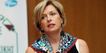 Κορωνοϊός – Γκάγκα: Σταματά το πρόστιμο των 100 ευρώ στους ανεμβολίαστους άνω των 60 από τον επόμενο μήνα